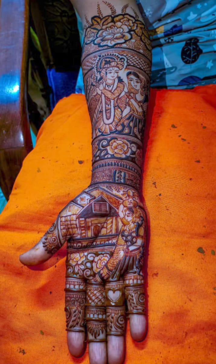 Mehndi Detail — 44